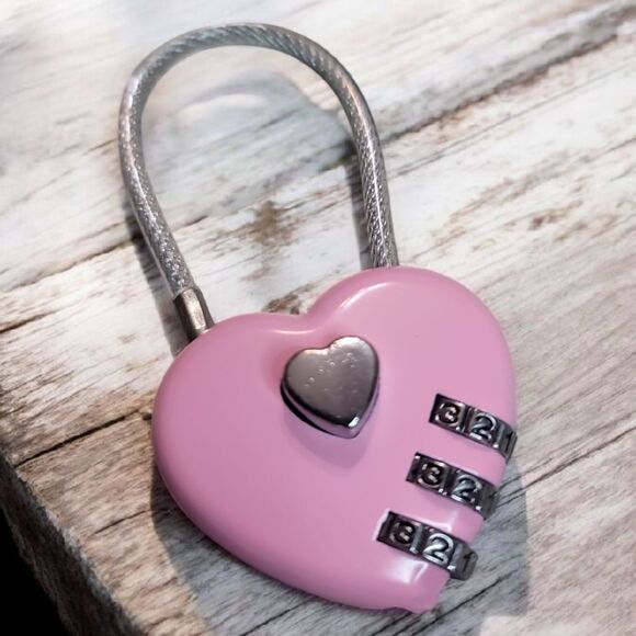 Pink Heart-Shaped Combination Lock - Picture 1 of 6